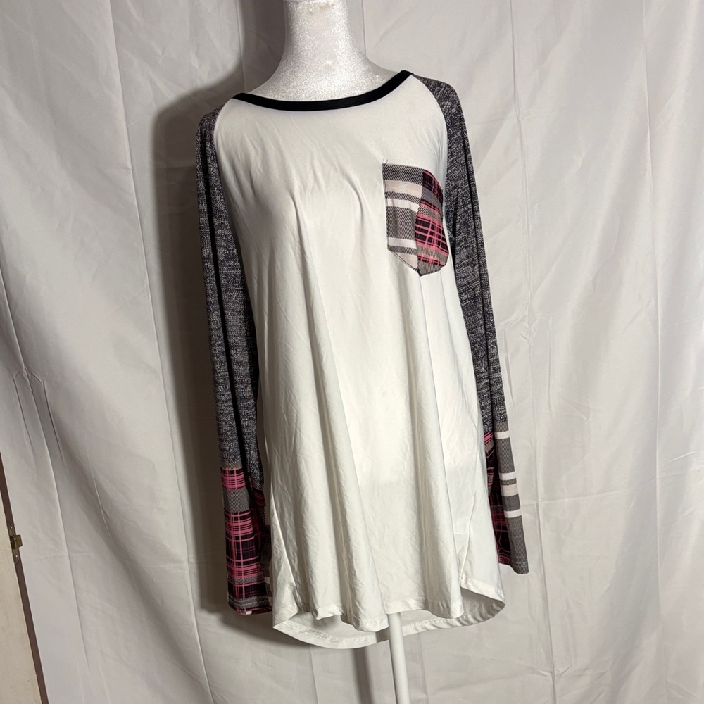 Lily White and Black Trim Top